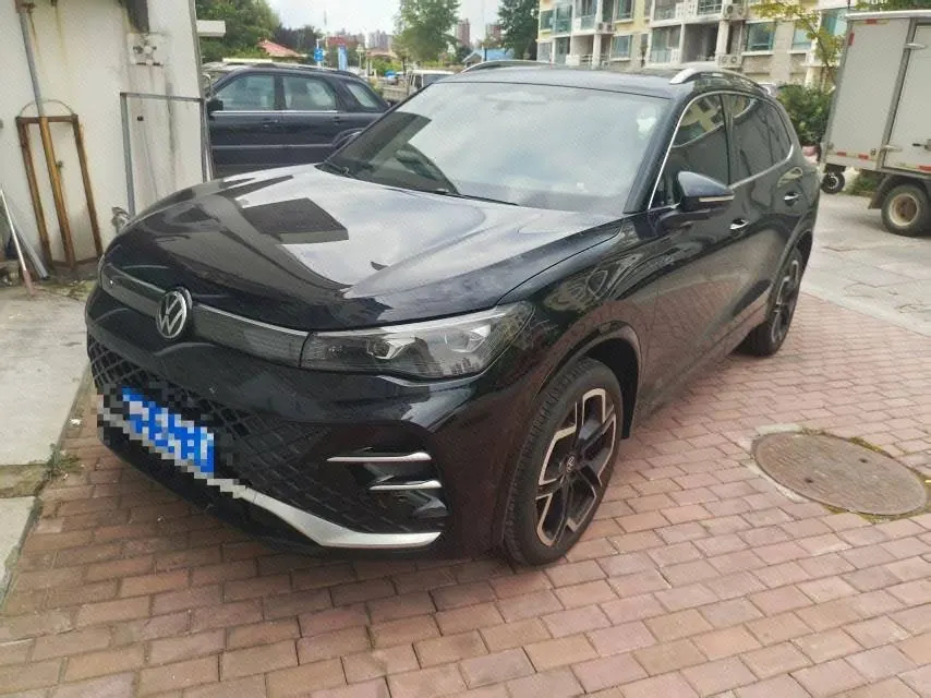 Open image lightbox: Volkswagen 2026 Tiguan L PRO 2.0TSI 380TSI Four-wheel Drive R-Line Smart Edition Automatic Gear