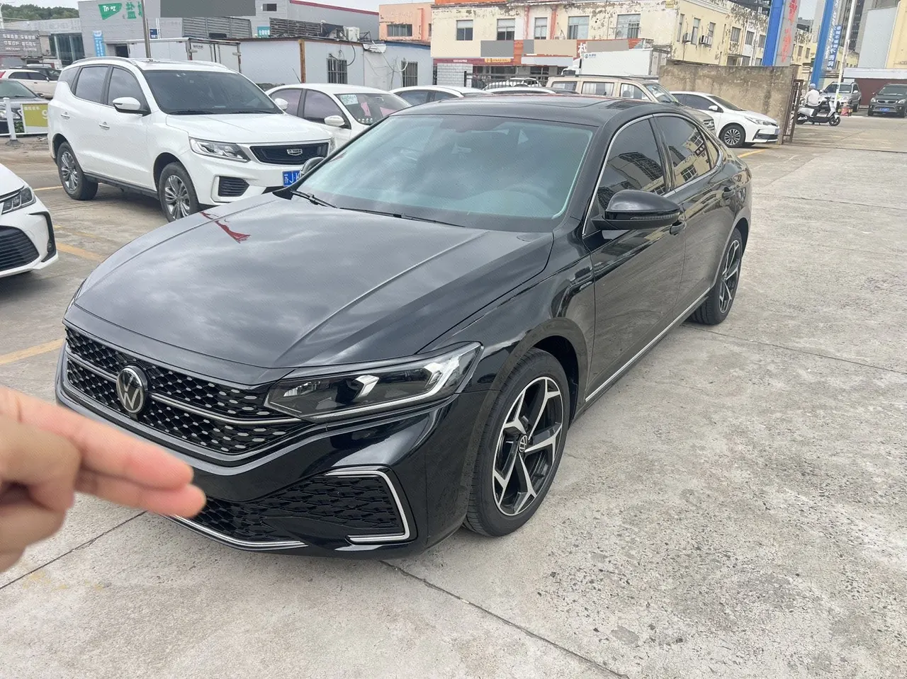 Open image lightbox: Volkswagen 2026 Passat 2.0TSI 380TSI outstanding star dragon version automatic gear