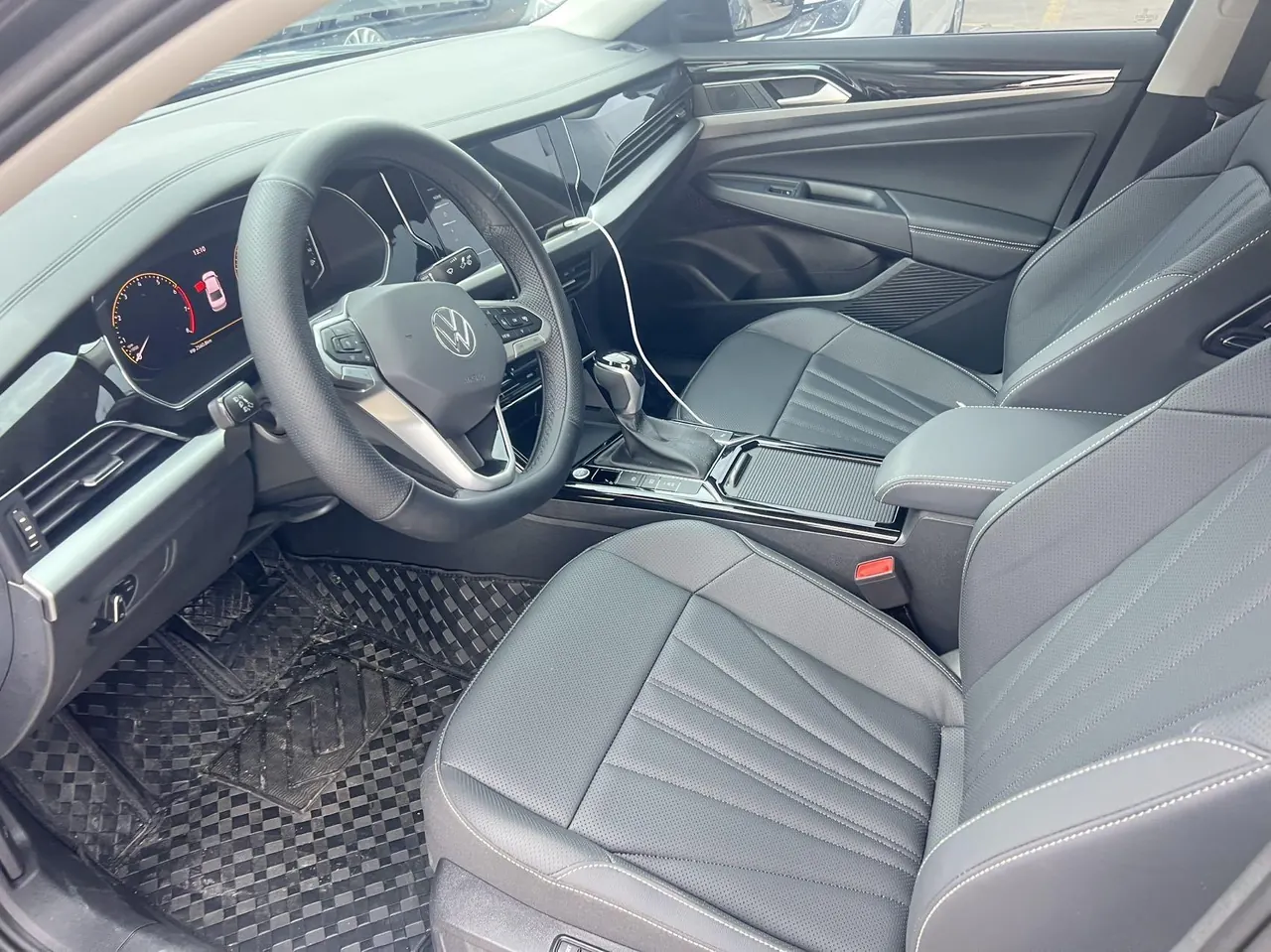 Volkswagen 2026 Passat 2.0TSI 380TSI outstanding star dragon version automatic gear 3