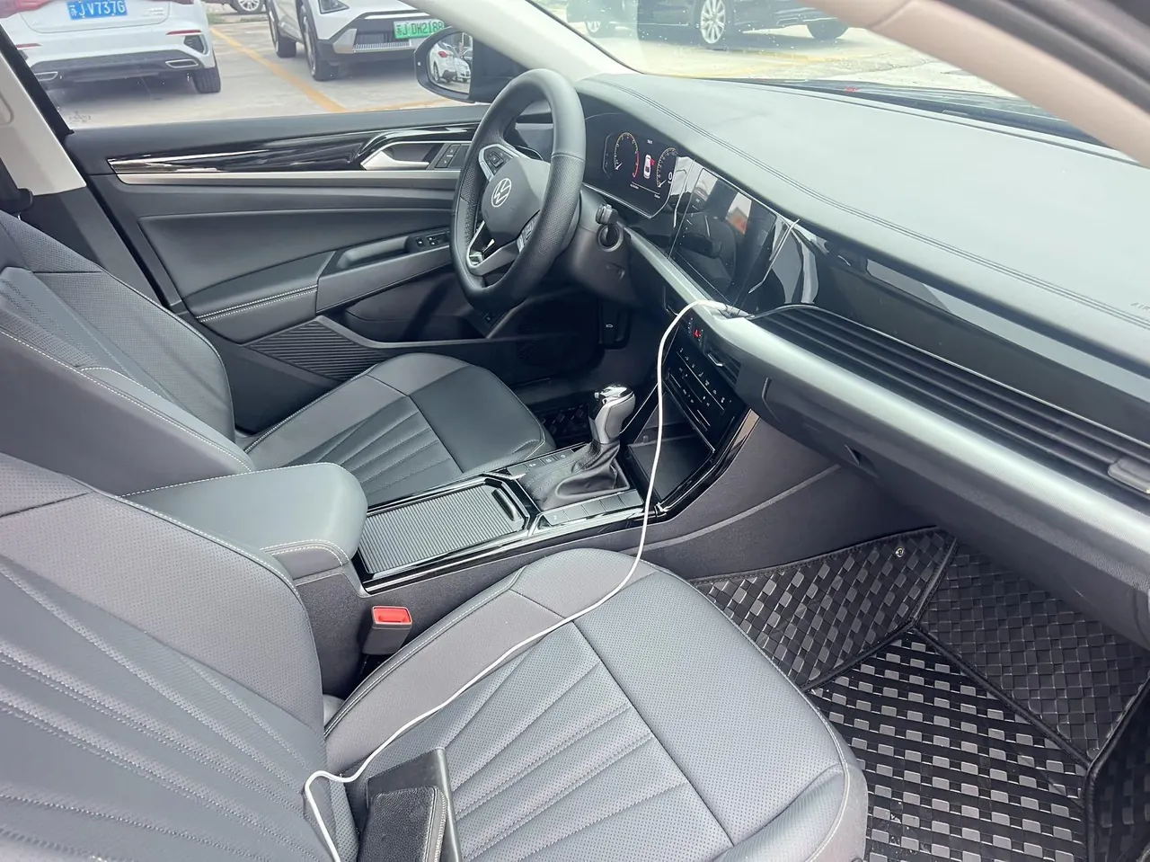 Volkswagen 2026 Passat 2.0TSI 380TSI outstanding star dragon version automatic gear 5