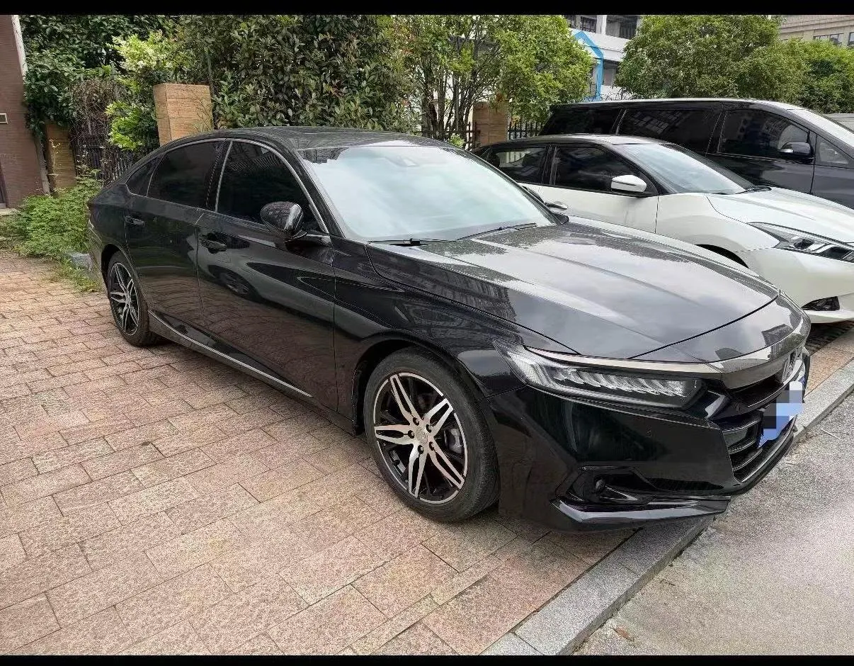 Honda 2022 10th Generation Accord 1.5T Stepless 260TURBO Magic Night Premium Edition Automatic Gear 2