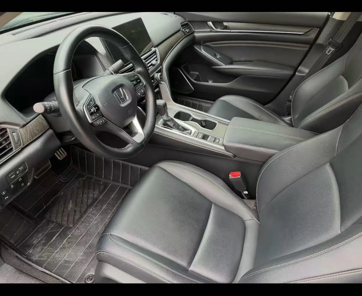 Honda 2022 10th Generation Accord 1.5T Stepless 260TURBO Magic Night Premium Edition Automatic Gear 4