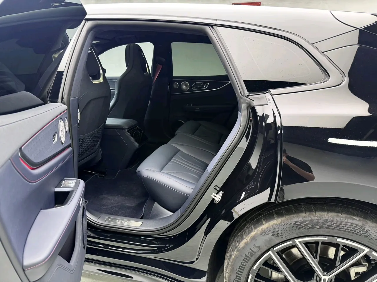 Zeekr 2026 Zeekr 001 95-degree Four-wheel Drive Max Edition Automatic Gear 8