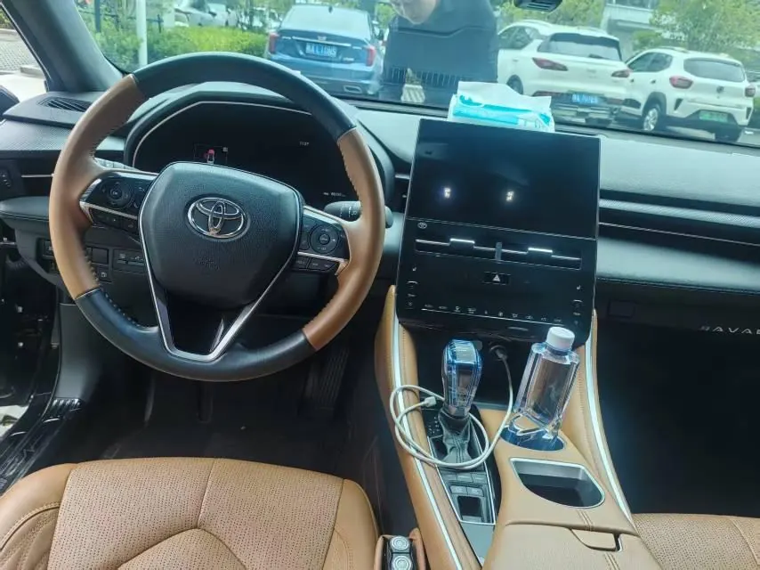 Toyota 2022 Asian Dragon Double Engine 2.5 Stepless XLE Premium Automatic Gear 6