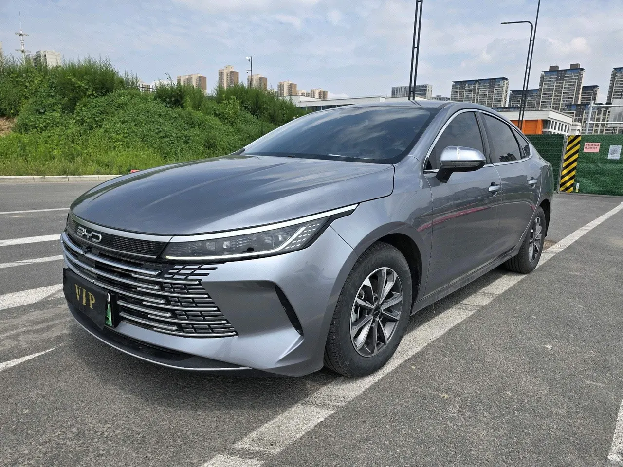 Open image lightbox: BYD 2024 Qin PLUS DM-i 1.5 stepless glory version 55KM leading automatic gear