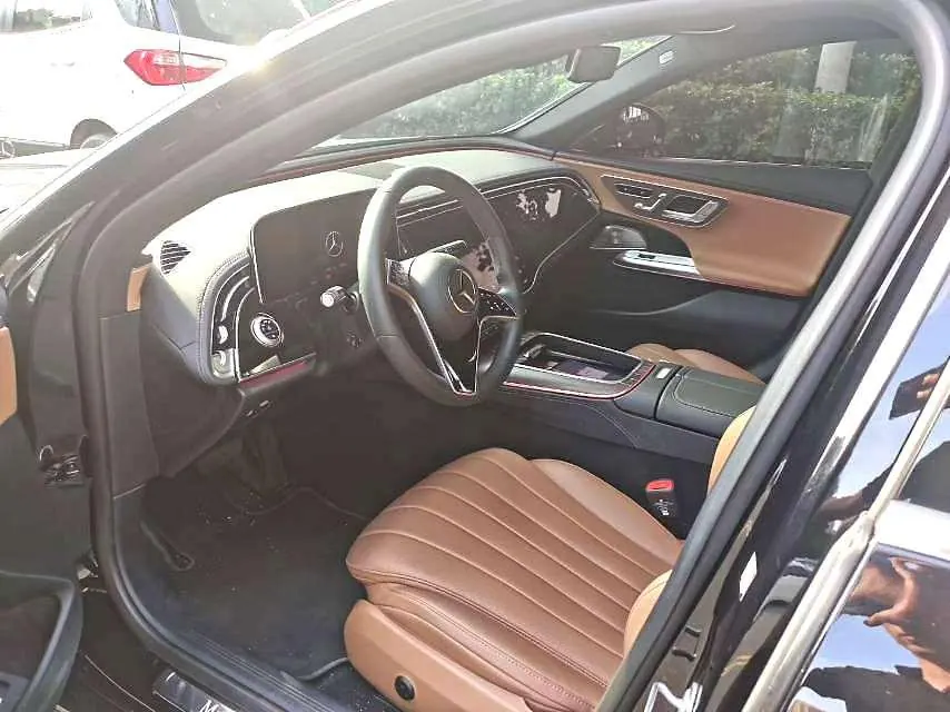 Mercedes Benz E Class 2024 E 300 L 48V 2.0T Luxury Automatic Gear 5
