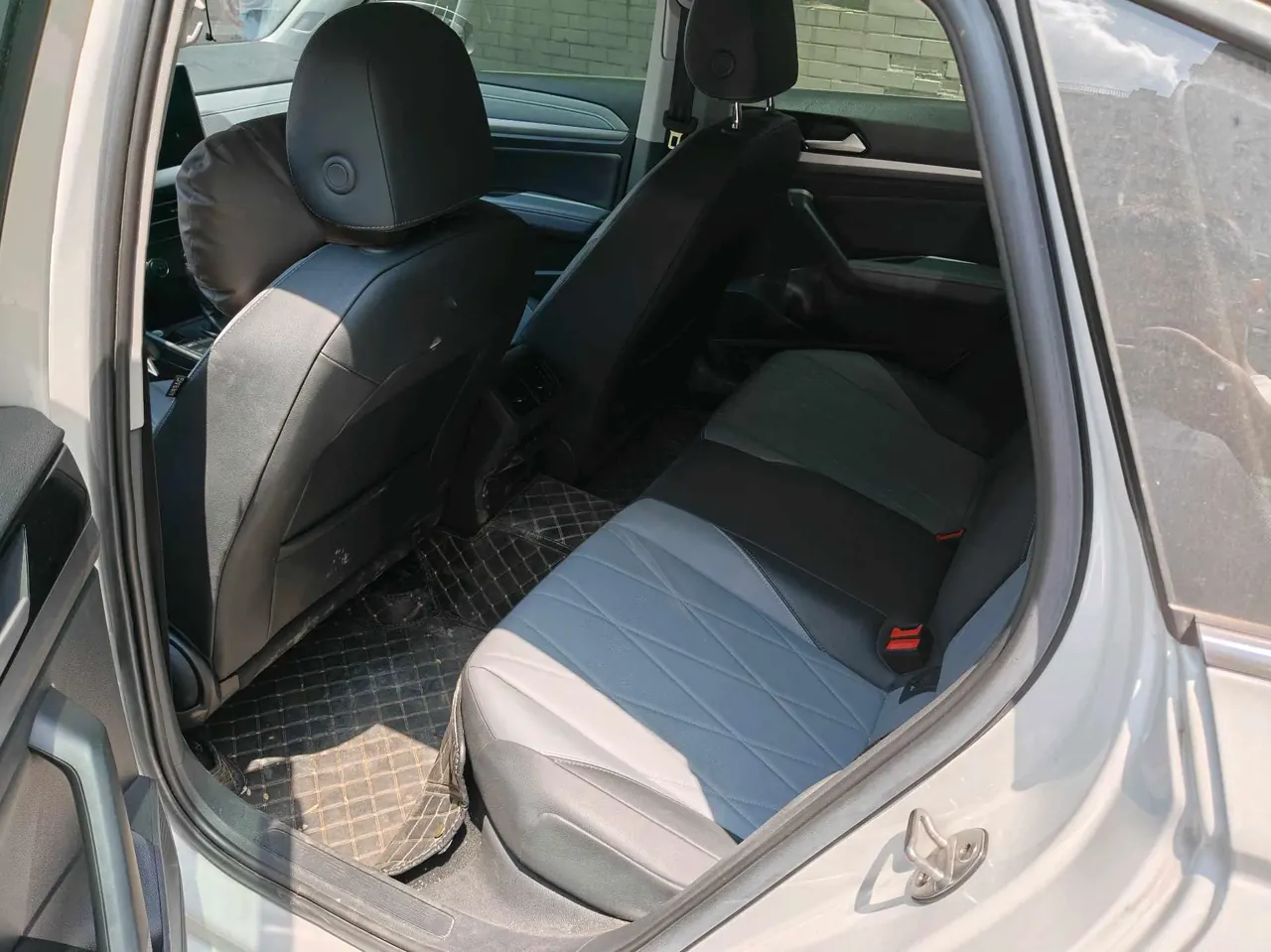 Volkswagen 2024 LaVida 1.5 Star 5 Million Edition Automatic Gear 4