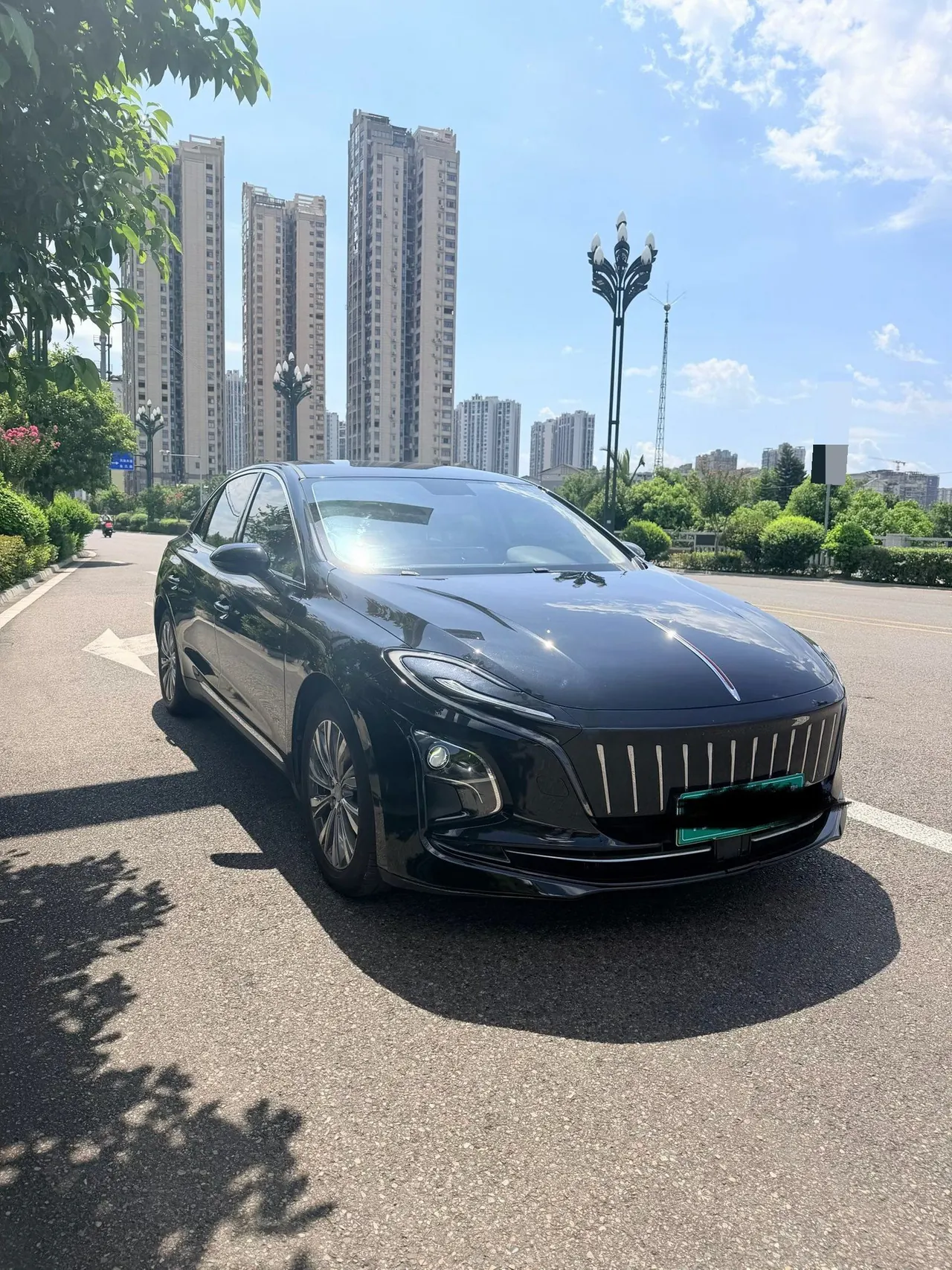 HongQi 2022 E-QM 5 431km Charging Enjoy Edition Automatic Gear 3
