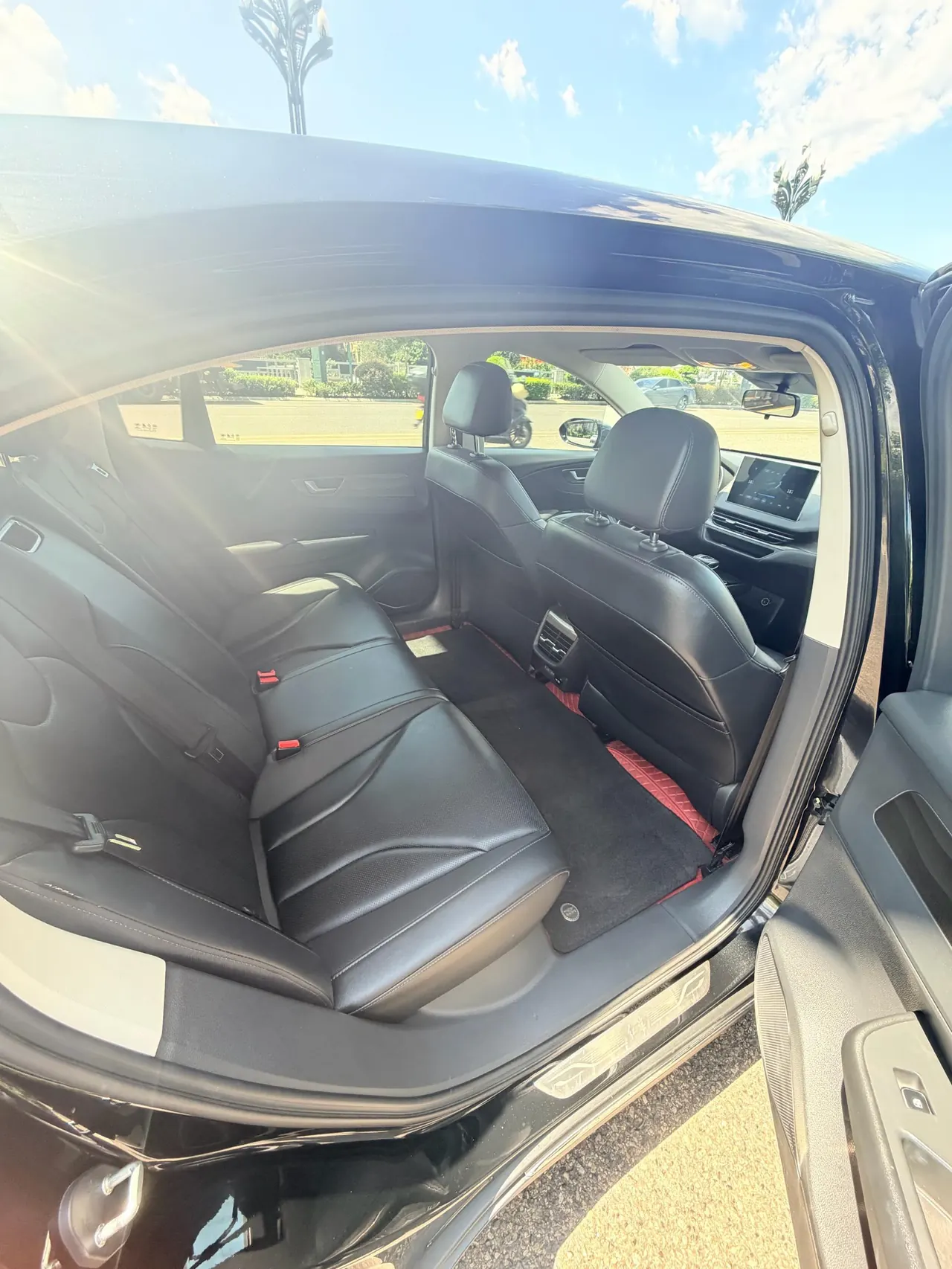 HongQi 2022 E-QM 5 431km Charging Enjoy Edition Automatic Gear 6