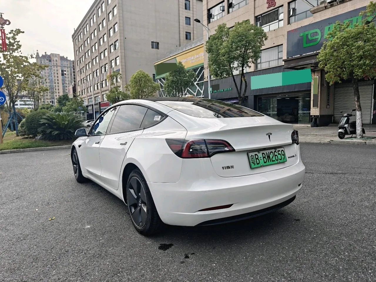 Tesla 2022 Model 3 rear-wheel drive version of automatic transmission 4
