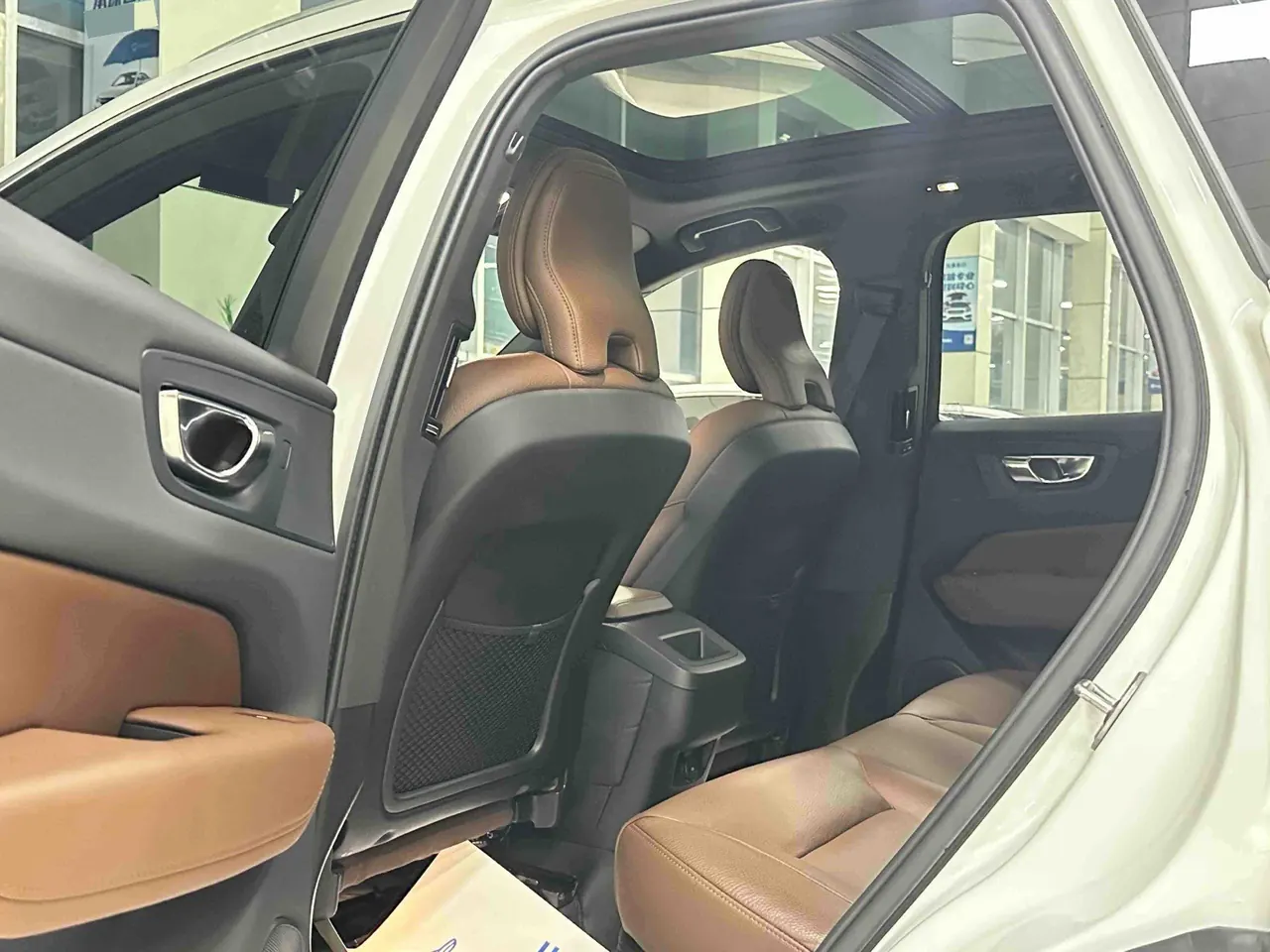 Volvo 2024 XC60 48V 2.0T B5 4-wheel drive Zhiyuan Deluxe Edition Automatic Gear 6