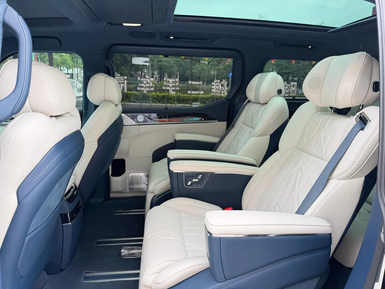 Zeekr 2024 Zeekr 009 7-seat aisle version 108kWh automatic gear 5