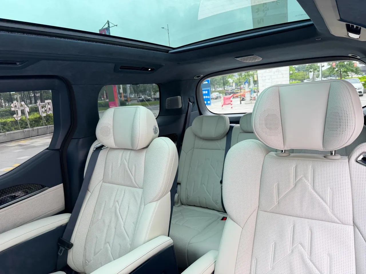 Zeekr 2024 Zeekr 009 7-seat aisle version 108kWh automatic gear 6