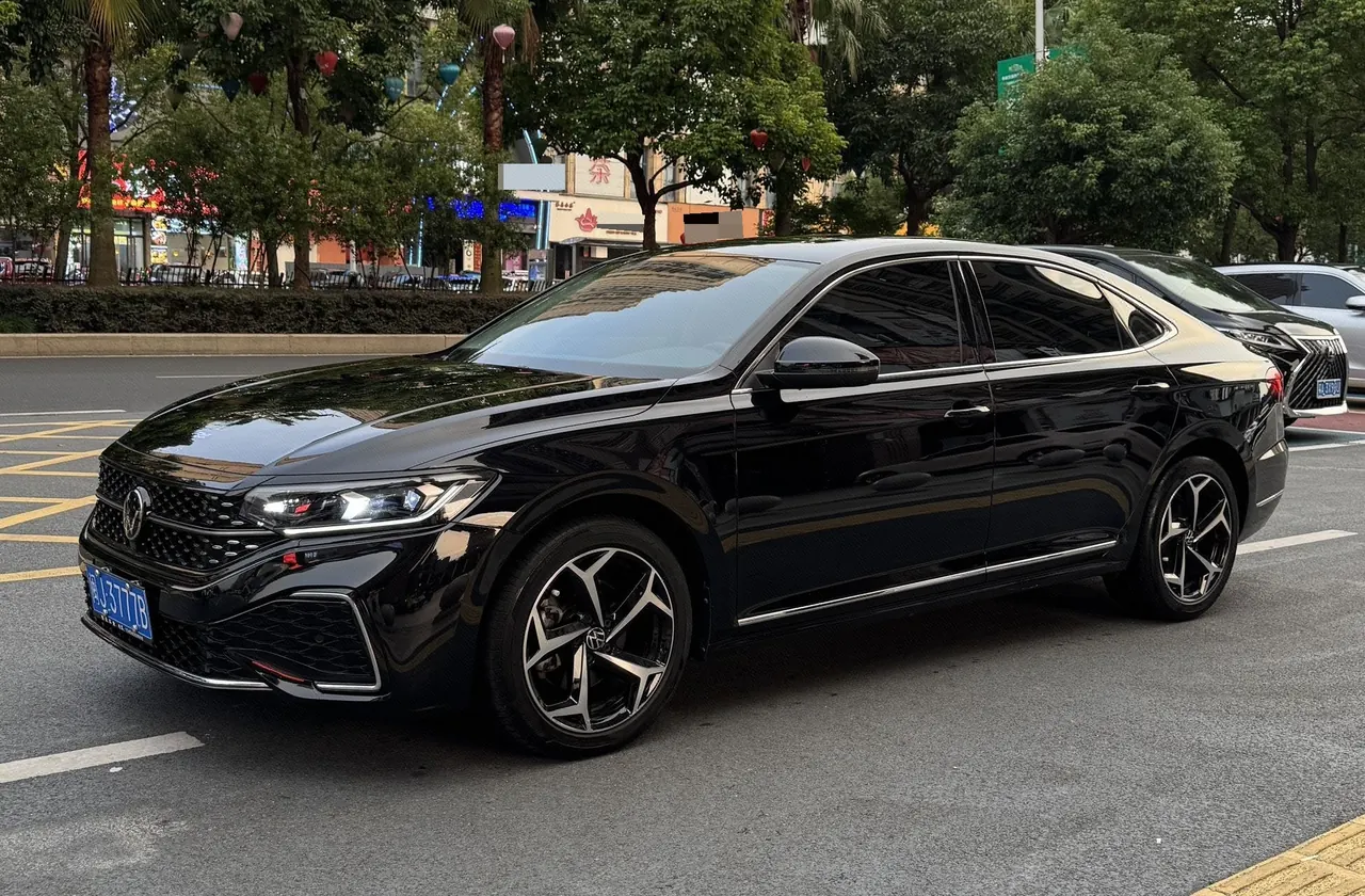 Open image lightbox: Volkswagen 2024 Passat 2.0TSI 330TSI Star Elite Edition Automatic Gear