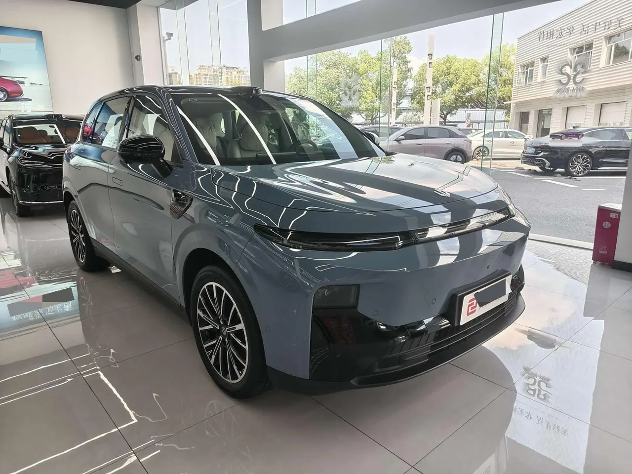 打开图片灯箱:Leapmotor 2025 B 10 510 laser Radar smart driving version of automatic gear
