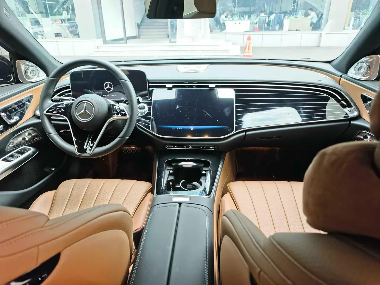 Mercedes Benz E Class 2025 E 260 L 48V 2.0T Automatic 4