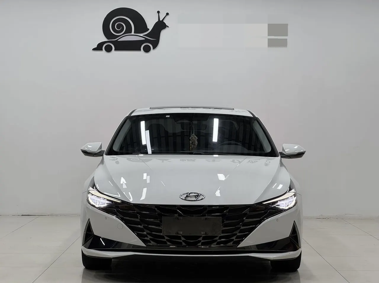 Hyundai 2022 Elantra -3-compartment 1.5 stepless LUX premium automatic gear 2