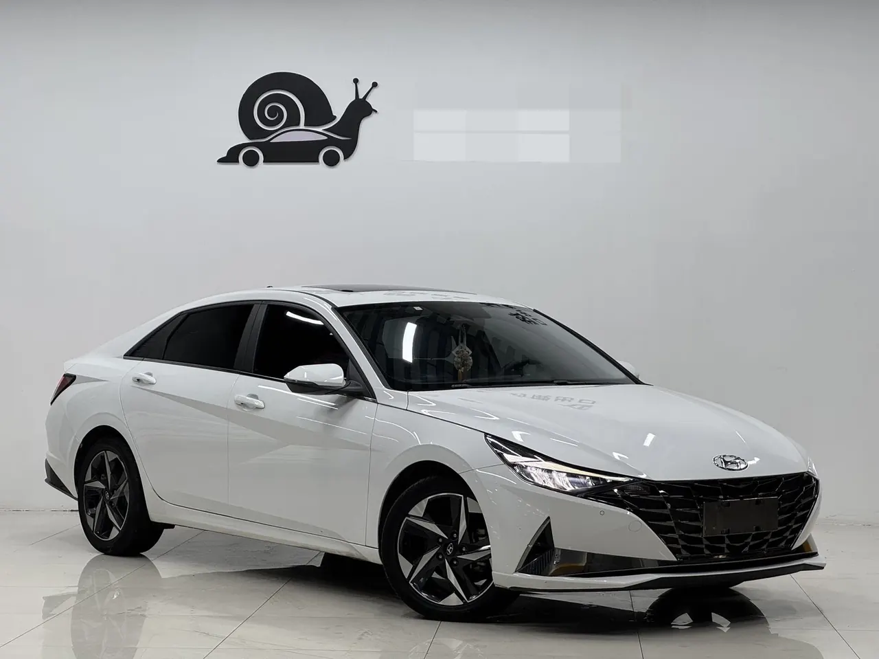 Hyundai 2022 Elantra -3-compartment 1.5 stepless LUX premium automatic gear 3