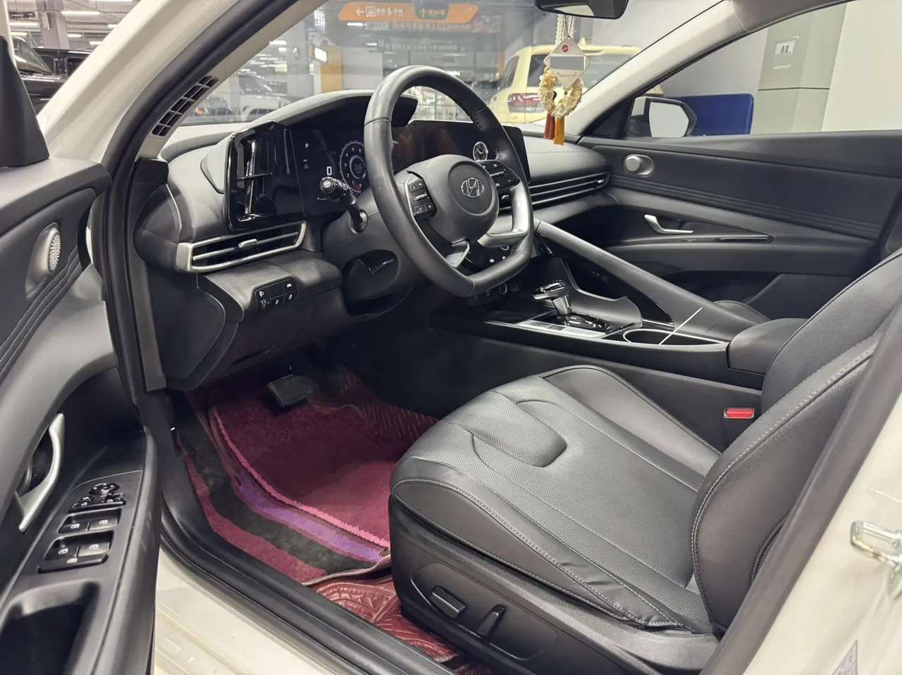 Hyundai 2022 Elantra -3-compartment 1.5 stepless LUX premium automatic gear 6