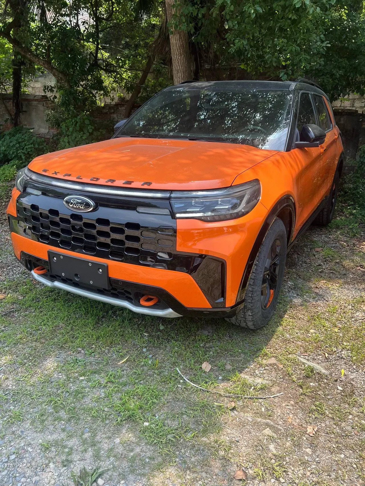 Open image lightbox: Ford 2025 Explorer 2.3T EcoBoost Kunlun Peak Edition 7-seat Automatic Gear