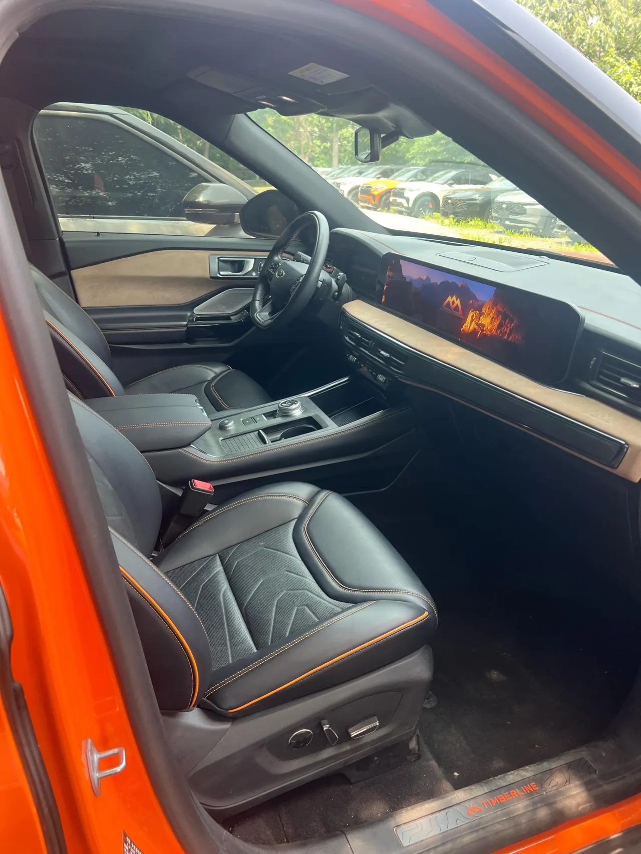 Ford 2025 Explorer 2.3T EcoBoost Kunlun Peak Edition 7-seat Automatic Gear 5