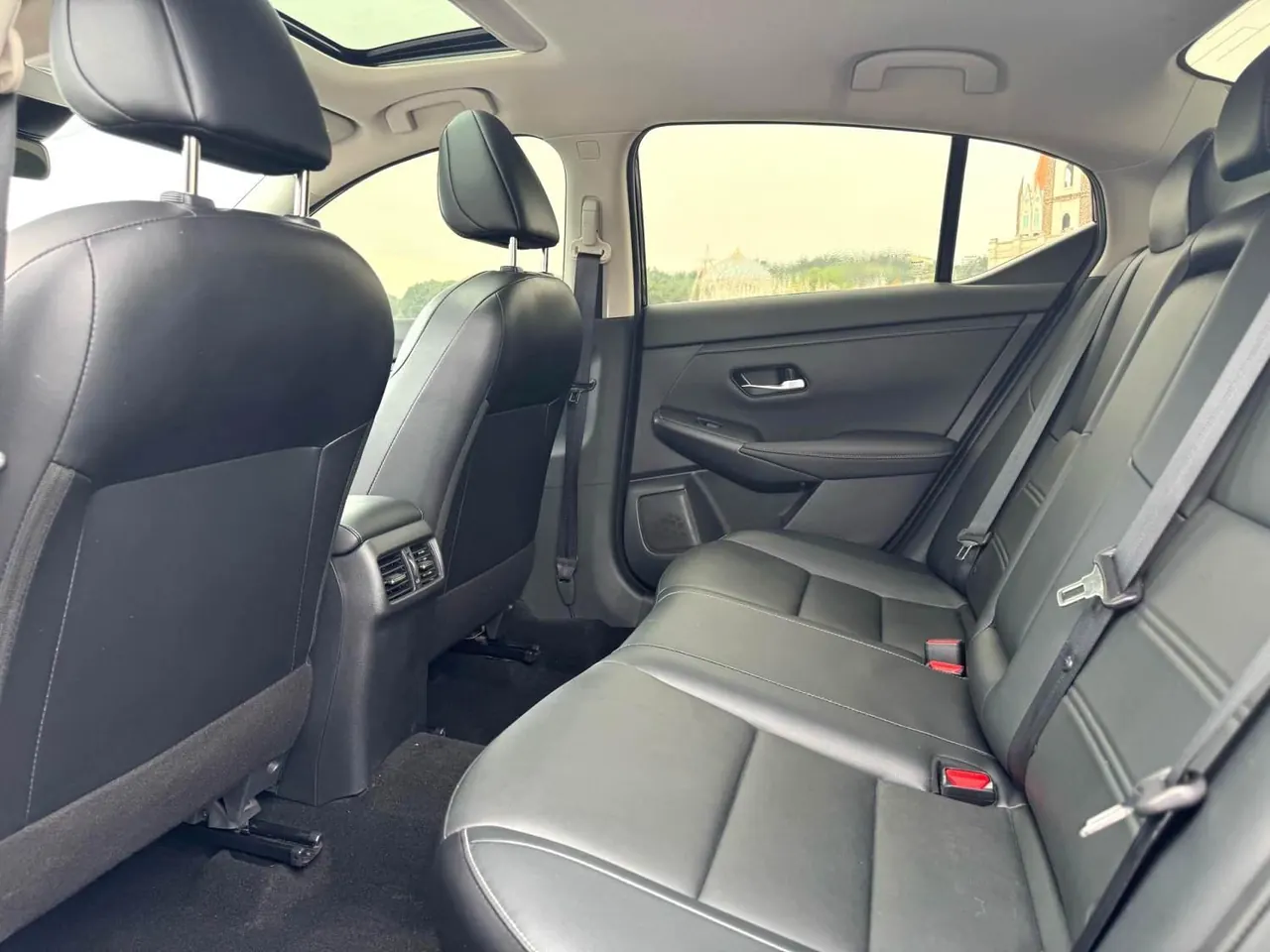 Nissan 2022 Sylphy 1.6 Stepless XL Pleasant Edition Automatic Gear 10