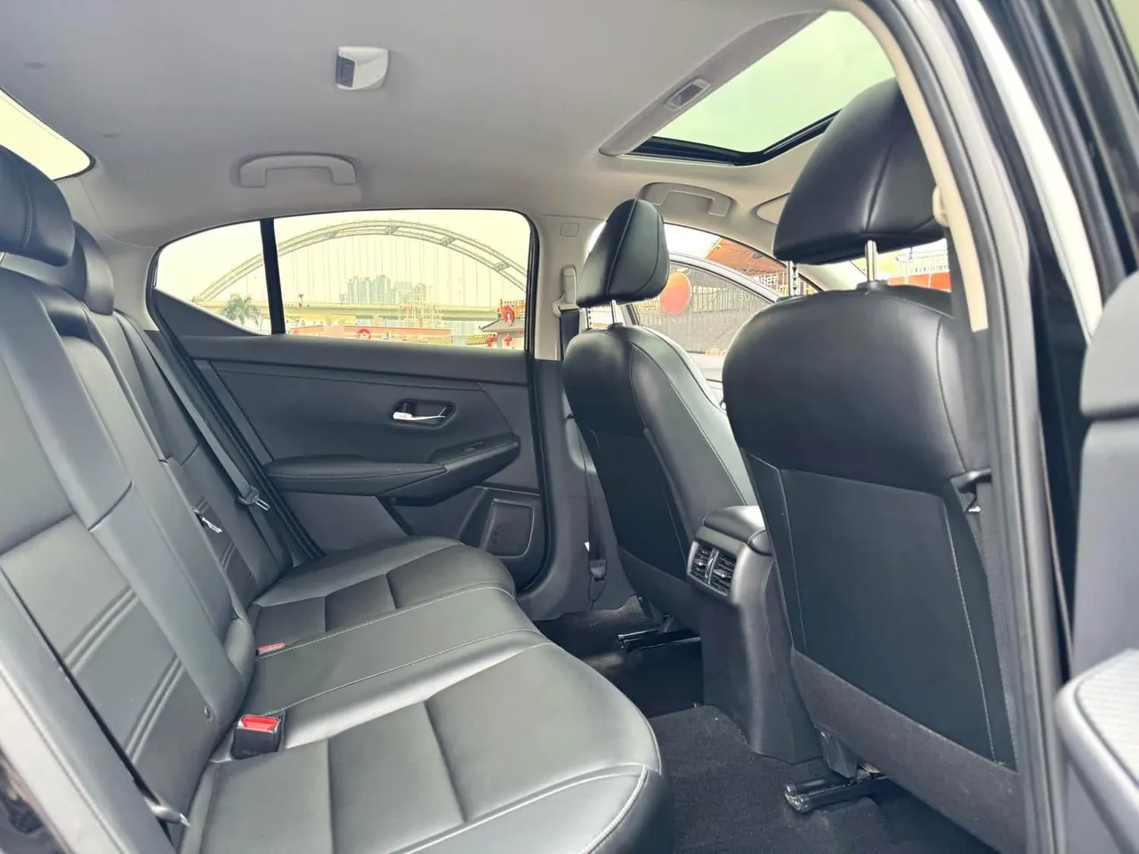 Nissan 2022 Sylphy 1.6 Stepless XL Pleasant Edition Automatic Gear 13