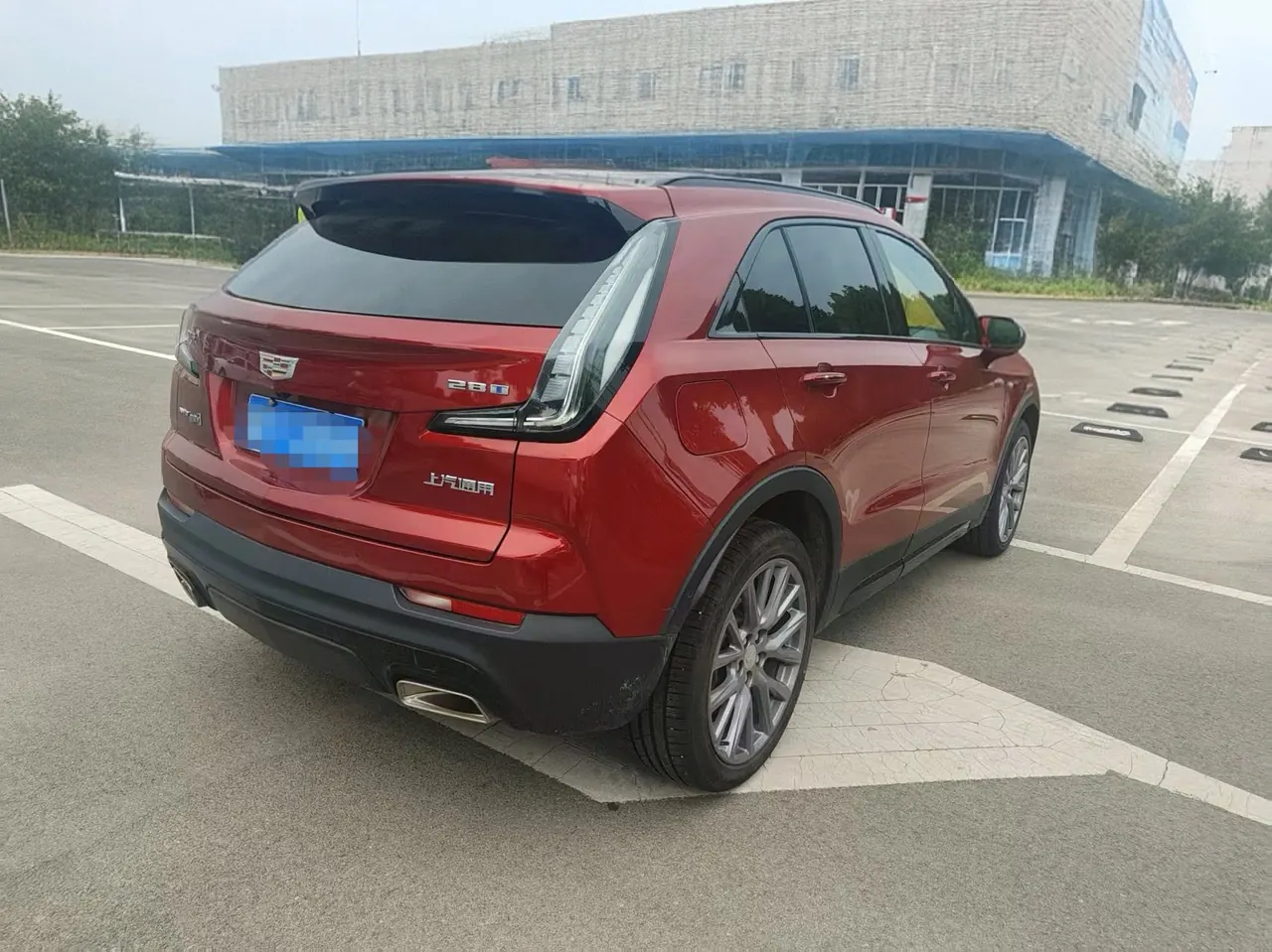 Cadillac 2022 XT4 48V 2.0T 28T 4-wheel drive platinum automatic gear 6