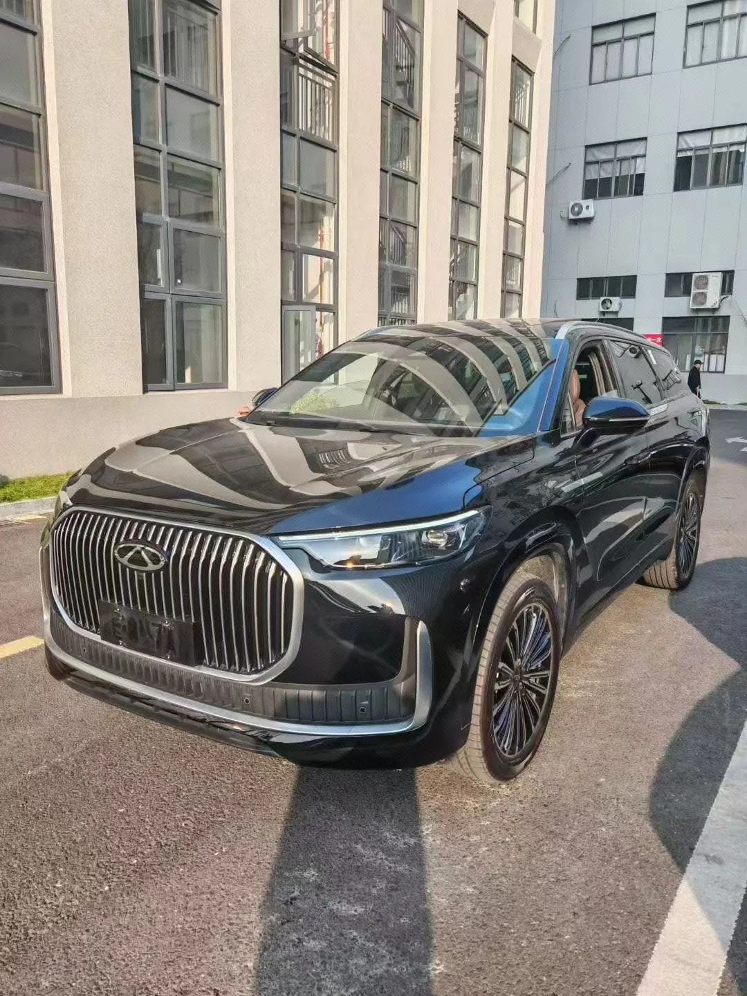 打开图片灯箱:Chery 2025 Ruihu 9 2.0T Two-Drive Premium Edition 7-seat Automatic Gear