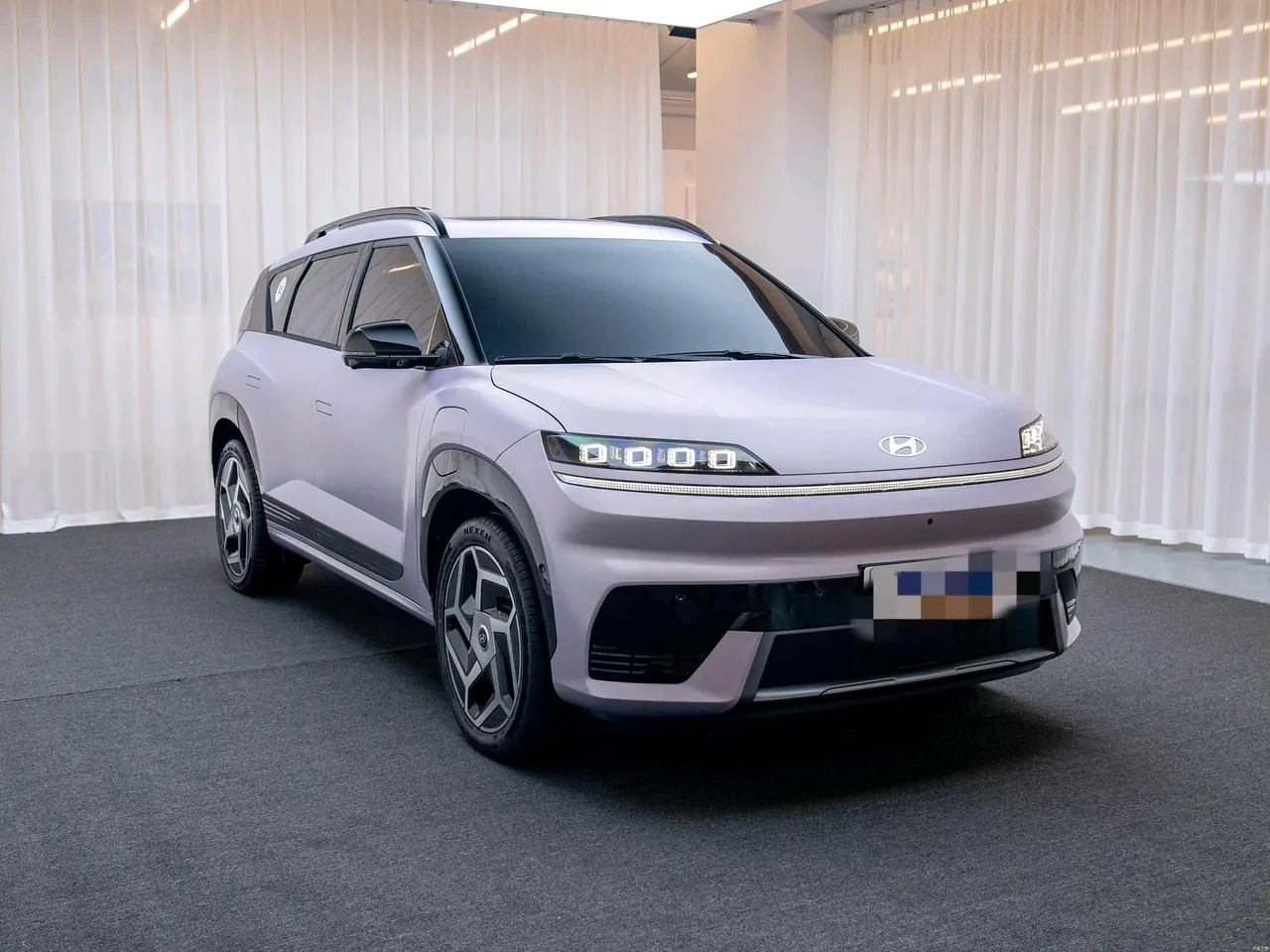 Hyundai 2025 EO Yi Europe Two-Drive TECH Edition 64.2kWh Automatic Gear 2