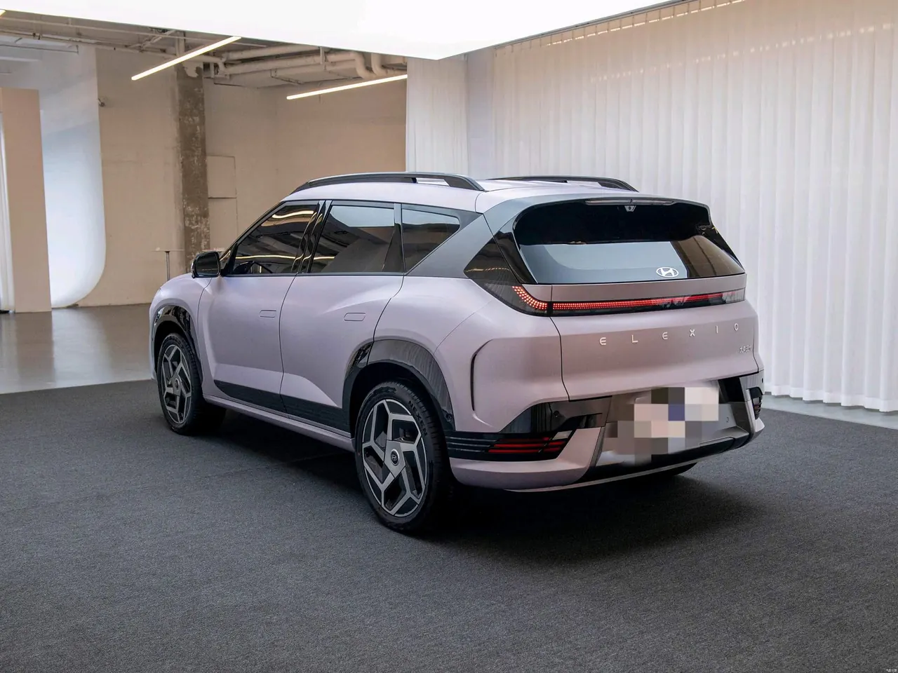 Hyundai 2025 EO Yi Europe Two-Drive TECH Edition 64.2kWh Automatic Gear 5