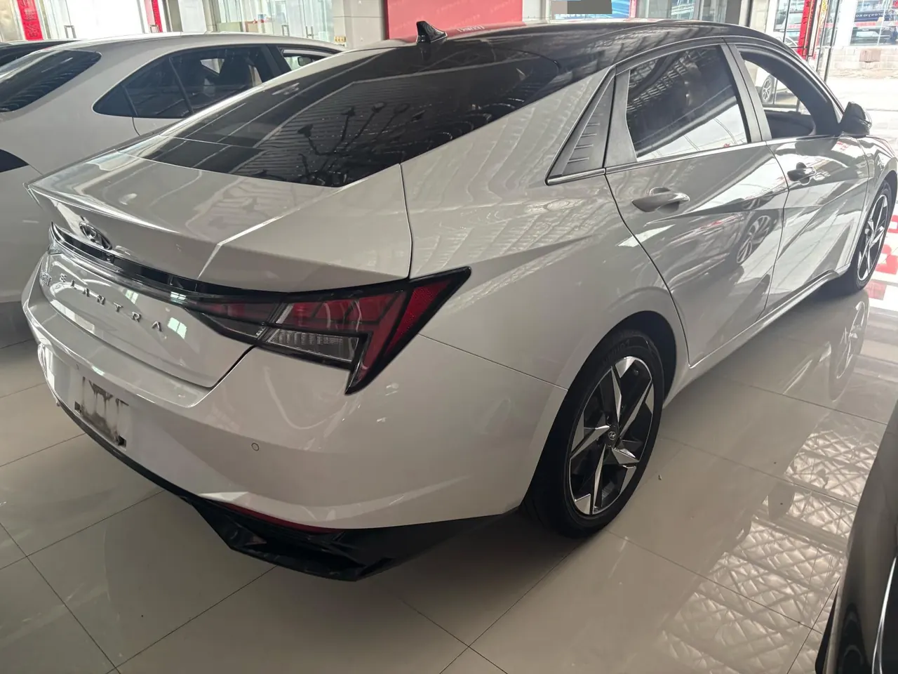 Hyundai 2022 Elantra -3-compartment 1.5 stepless LUX premium automatic gear 4