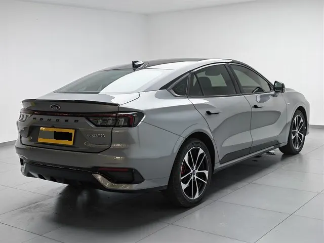 Ford 2022 Mondeo 2.0T EcoBoost 245 ST-Line Automatic Gear 2
