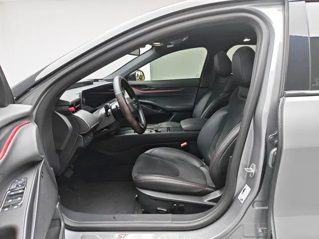 Ford 2022 Mondeo 2.0T EcoBoost 245 ST-Line Automatic Gear 5