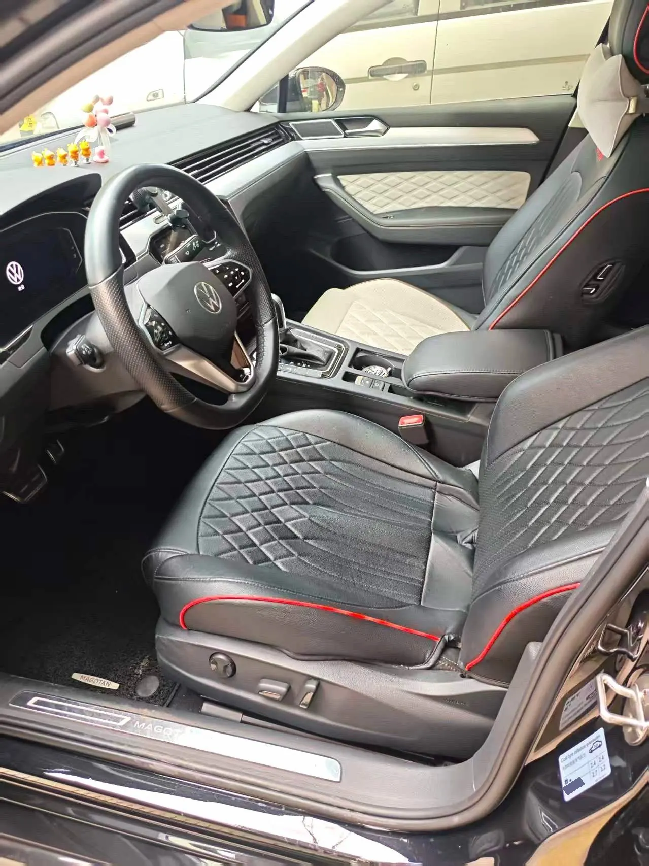 Volkswagen 2020 Magotan 2.0TSI 330TSI luxury automatic transmission 5