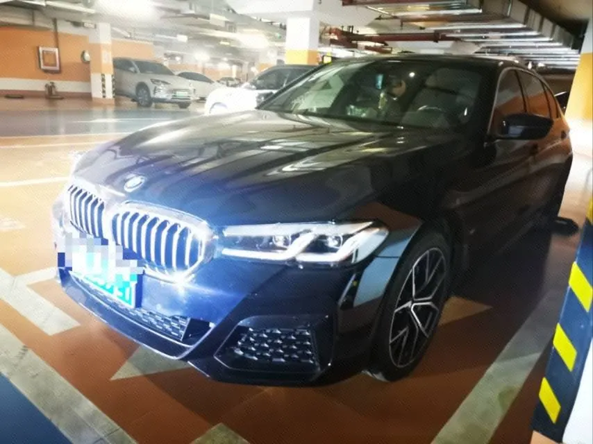 打开图片灯箱:BMW 5 Series 2022 530Li 2.0T Exclusive M Sports Suit (Change 2) Automatic Gear