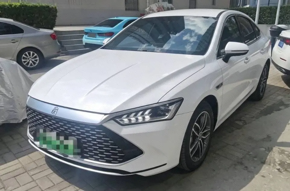 Open image lightbox: BYD 2024 Qin PLUS DM-i 1.5 stepless glory version 55KM leading automatic gear