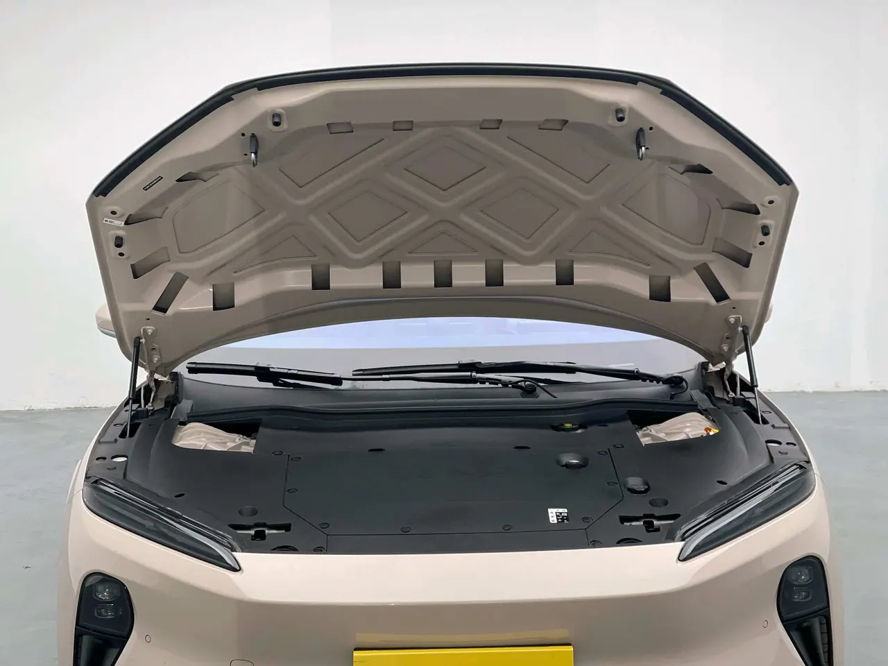 NIO 2024 ET5 75kWh automatic gear 10