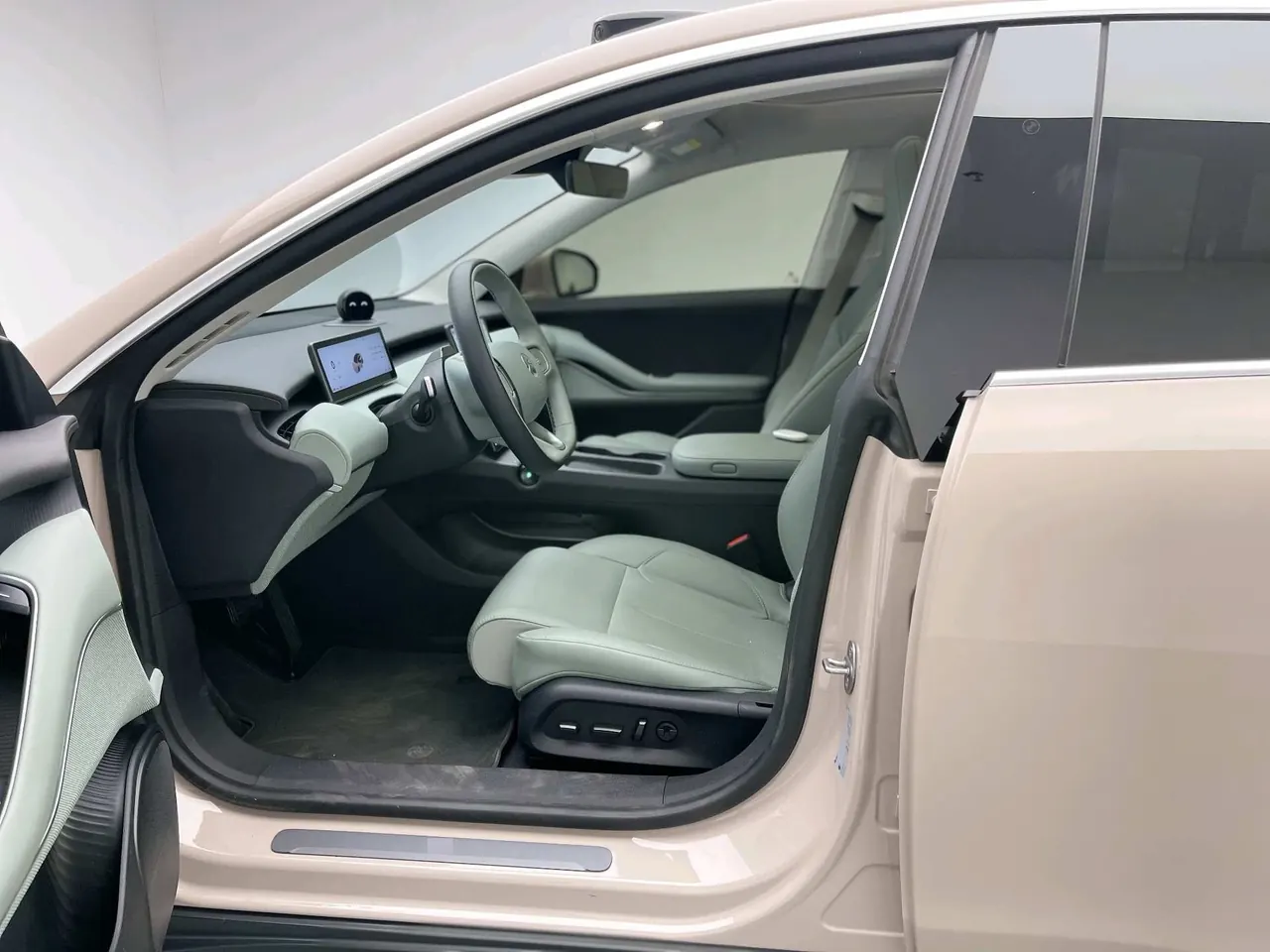 NIO 2024 ET5 75kWh automatic gear 12