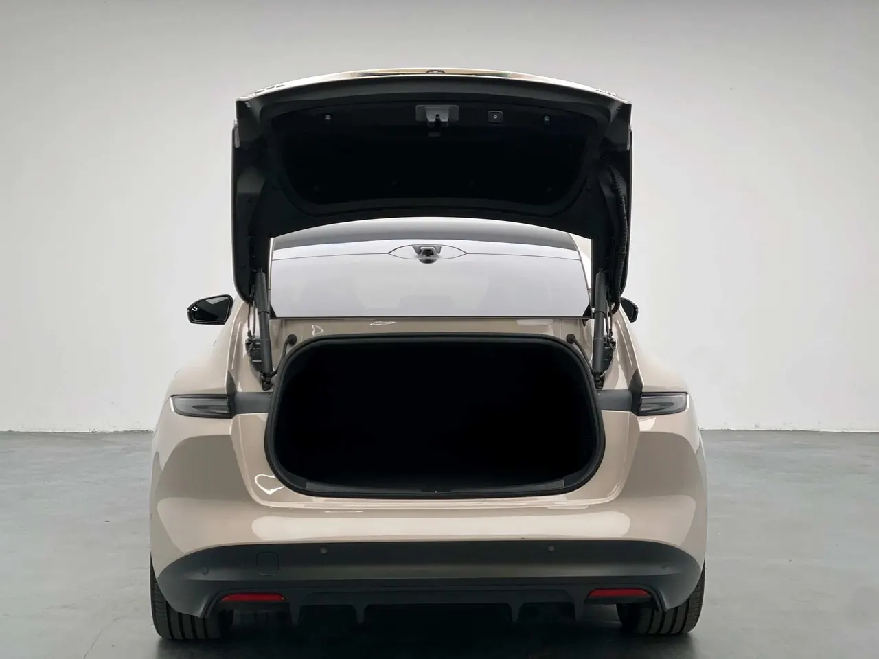 NIO 2024 ET5 75kWh automatic gear 16