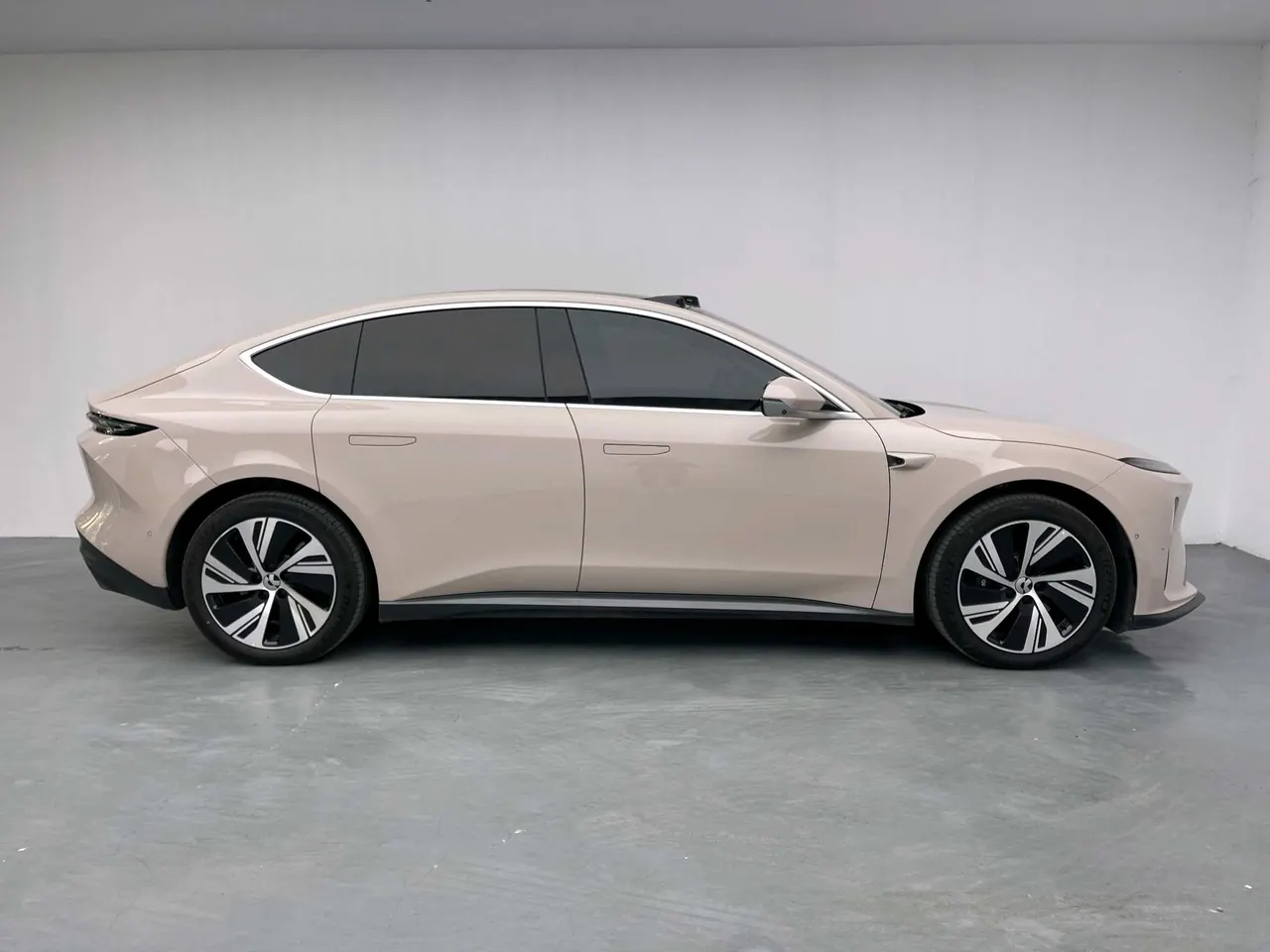 NIO 2024 ET5 75kWh automatic gear 8