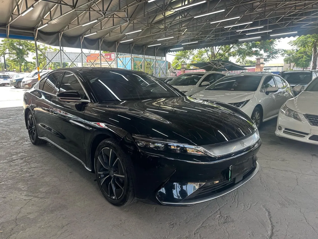 BYD 2020 Han four-wheel drive high-performance flagship automatic gear 3