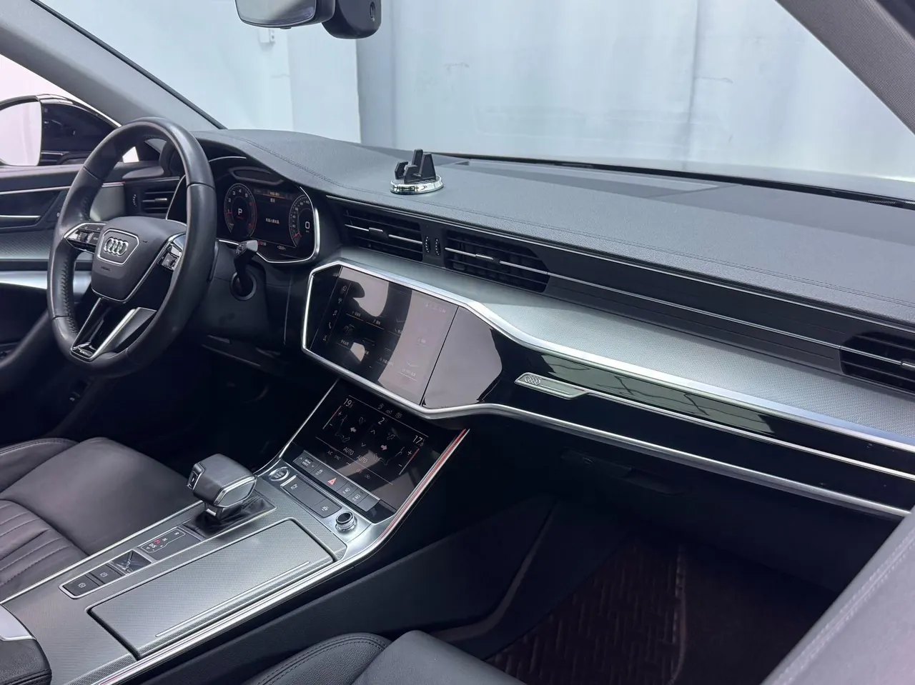 Audi 2020 A6L 2.0TFSI 40TFSI Deluxe Elegant Automatic 7