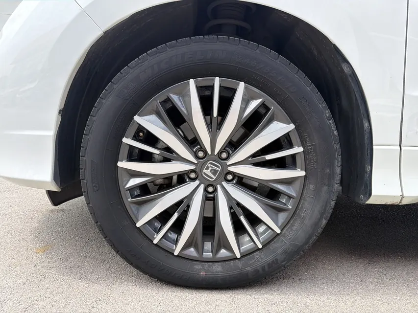 Honda 2020 Crown Road 2.0T 370TURBO Four-wheel Drive Premium Edition Automatic Gear 13