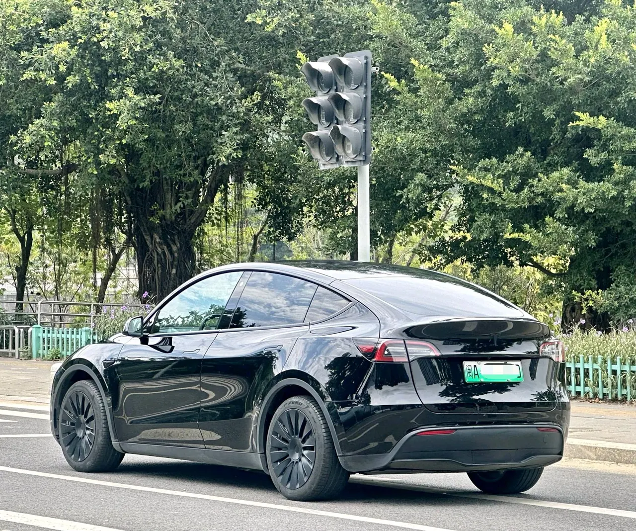 Tesla 2022 Model Y rear-wheel drive version (facelift) automatic gear 4