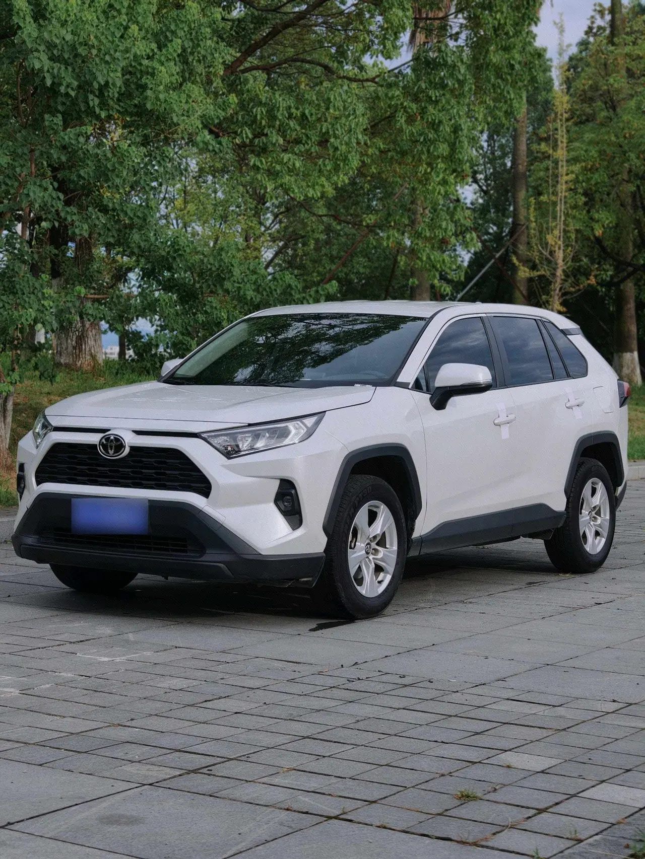 Open image lightbox: Toyota 2024 RAV4 Rongbo 2.0 Stepless Two-Drive Fashion Plus Edition Automatic Gear