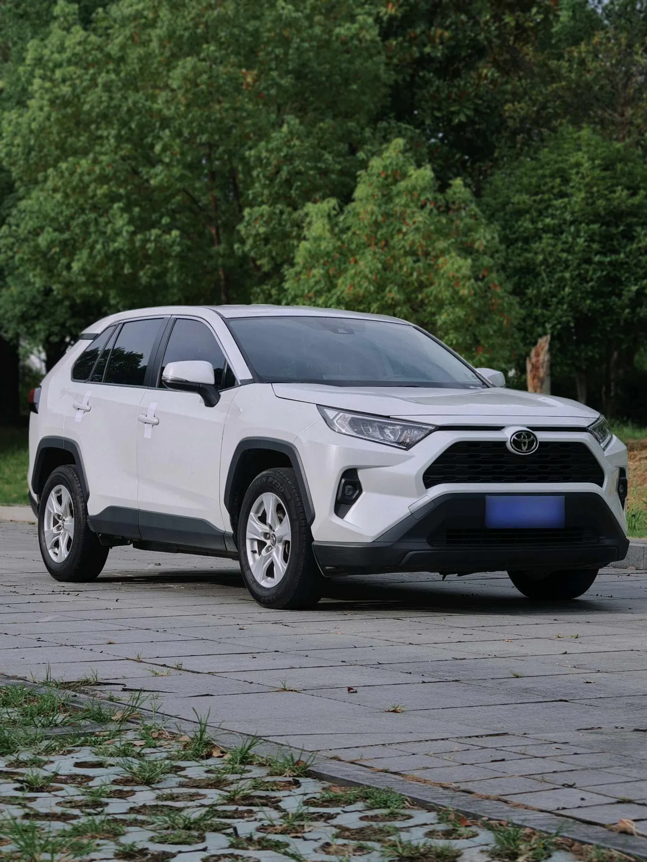 Toyota 2024 RAV4 Rongbo 2.0 Stepless Two-Drive Fashion Plus Edition Automatic Gear 2