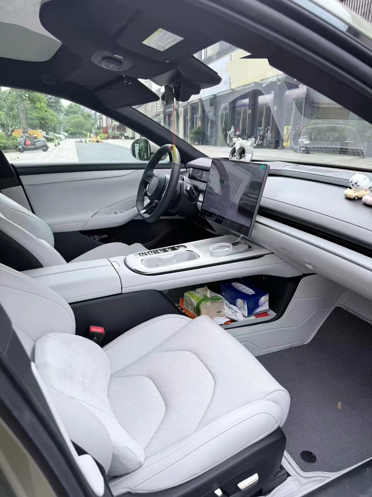 MI 2024 SU 7 750km Four-wheel Drive Max Founding Edition Automatic Gear 2