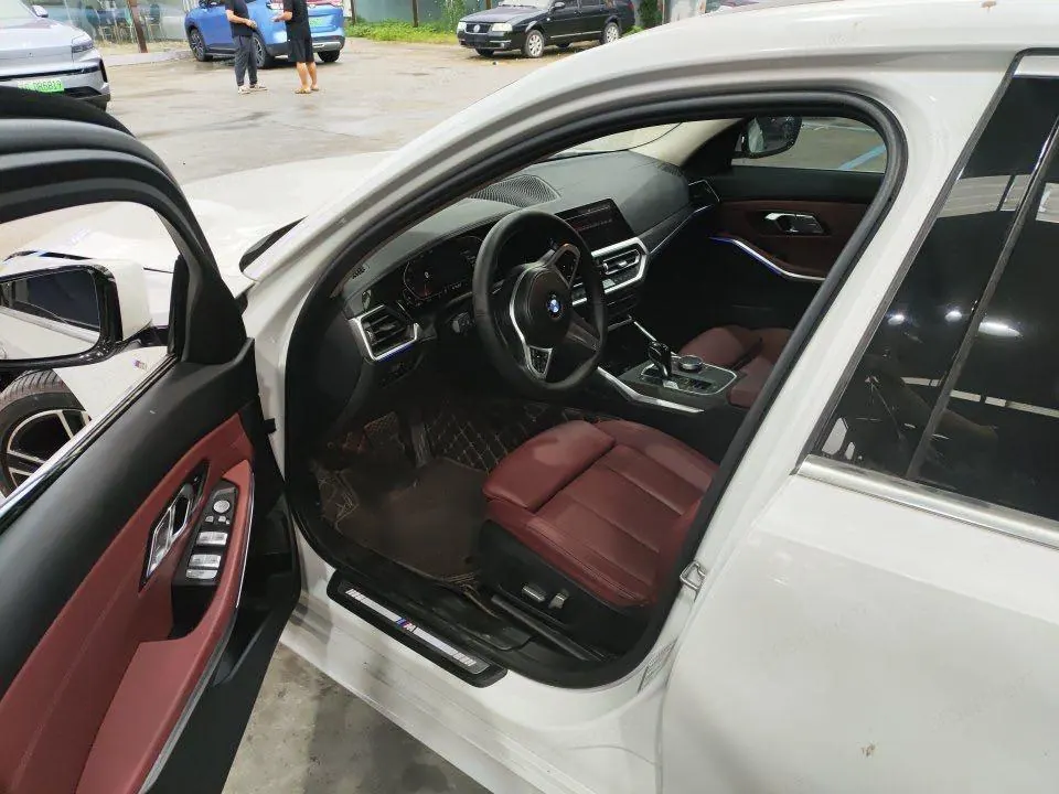 BMW 3 Series 2022 325i 2.0T M Sports Suit (Modified) Automatic Gear 6