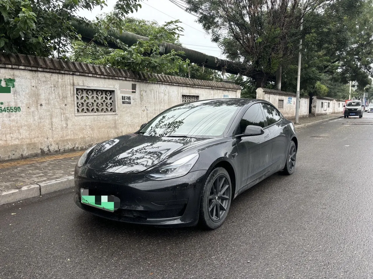 Open image lightbox: Tesla 2022 Model 3 rear-wheel drive version of automatic transmission